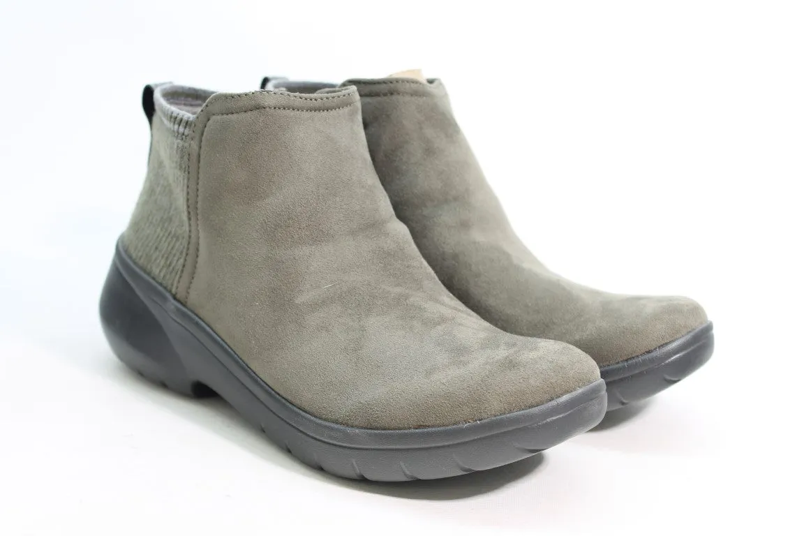 Bzees Karma  Women's Boots Floor Sample