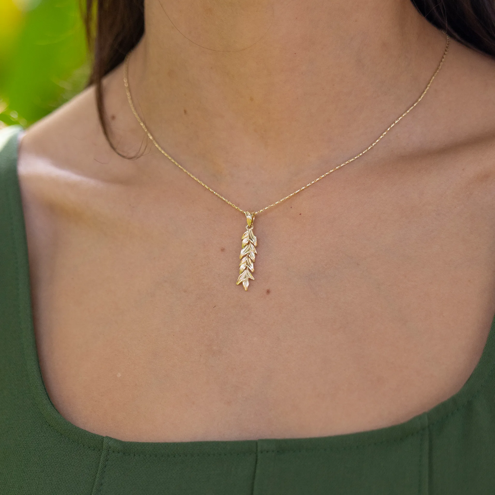 Maile Pendant in Gold - 35mm