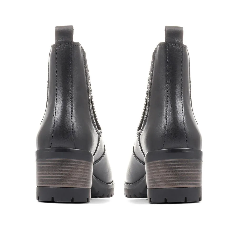 Mena Heeled Chelsea Boots - MENA / 322 405